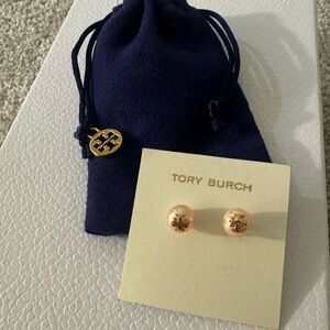 NWT Tory Burch pearl stud earrings